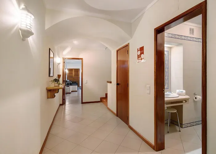 Bela Vista House T2 * אלבופיירה